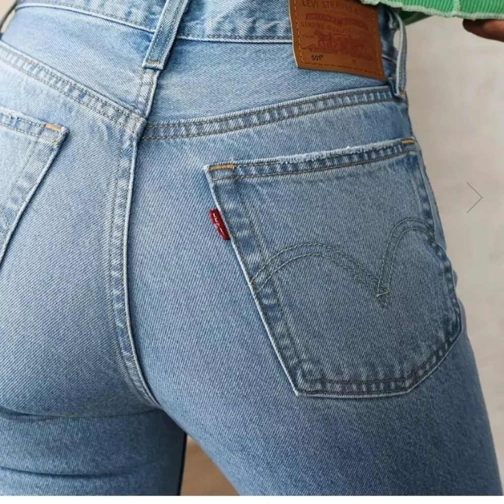 Levi's 501 Cropped Jeans_7